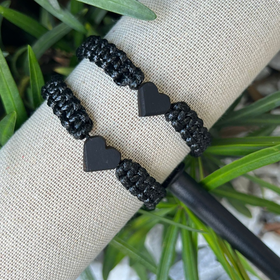 Black heart bracelet